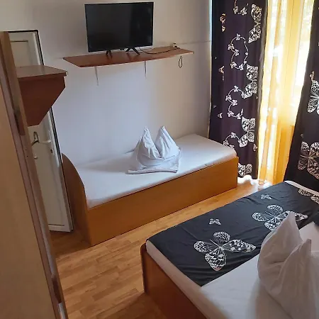 Premium Travel Lodge *