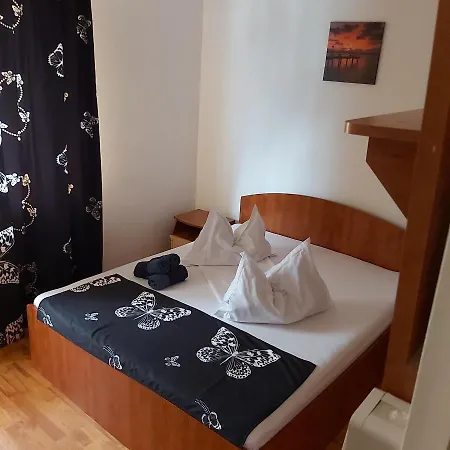 Premium Travel Lodge *